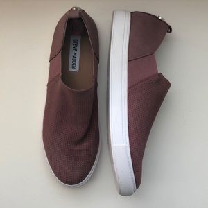 Steve Madden slip-on’s
